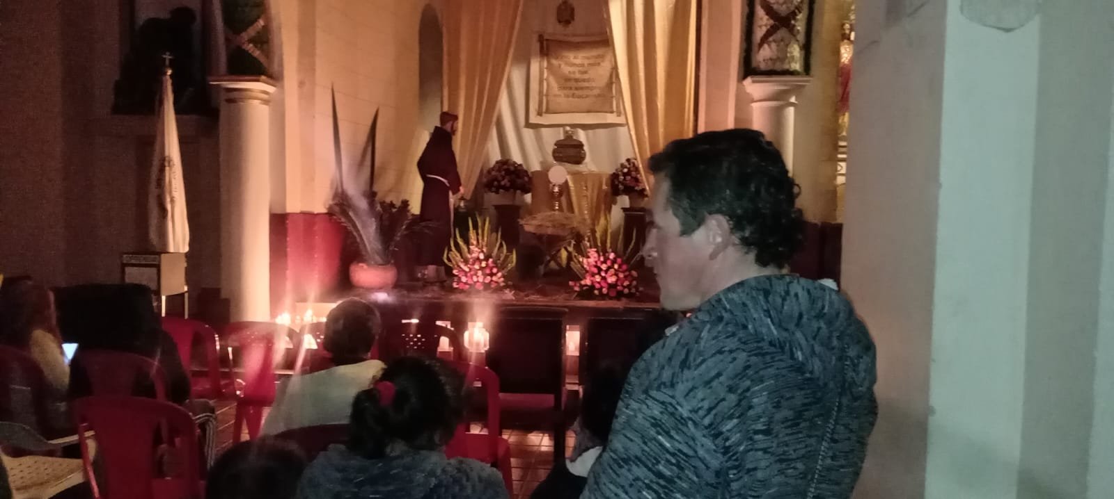 ✨ Un Sacrificio de Amor en la Oscuridad ,                                   Historia de la Adoración Nocturna en el Barrio Egipto